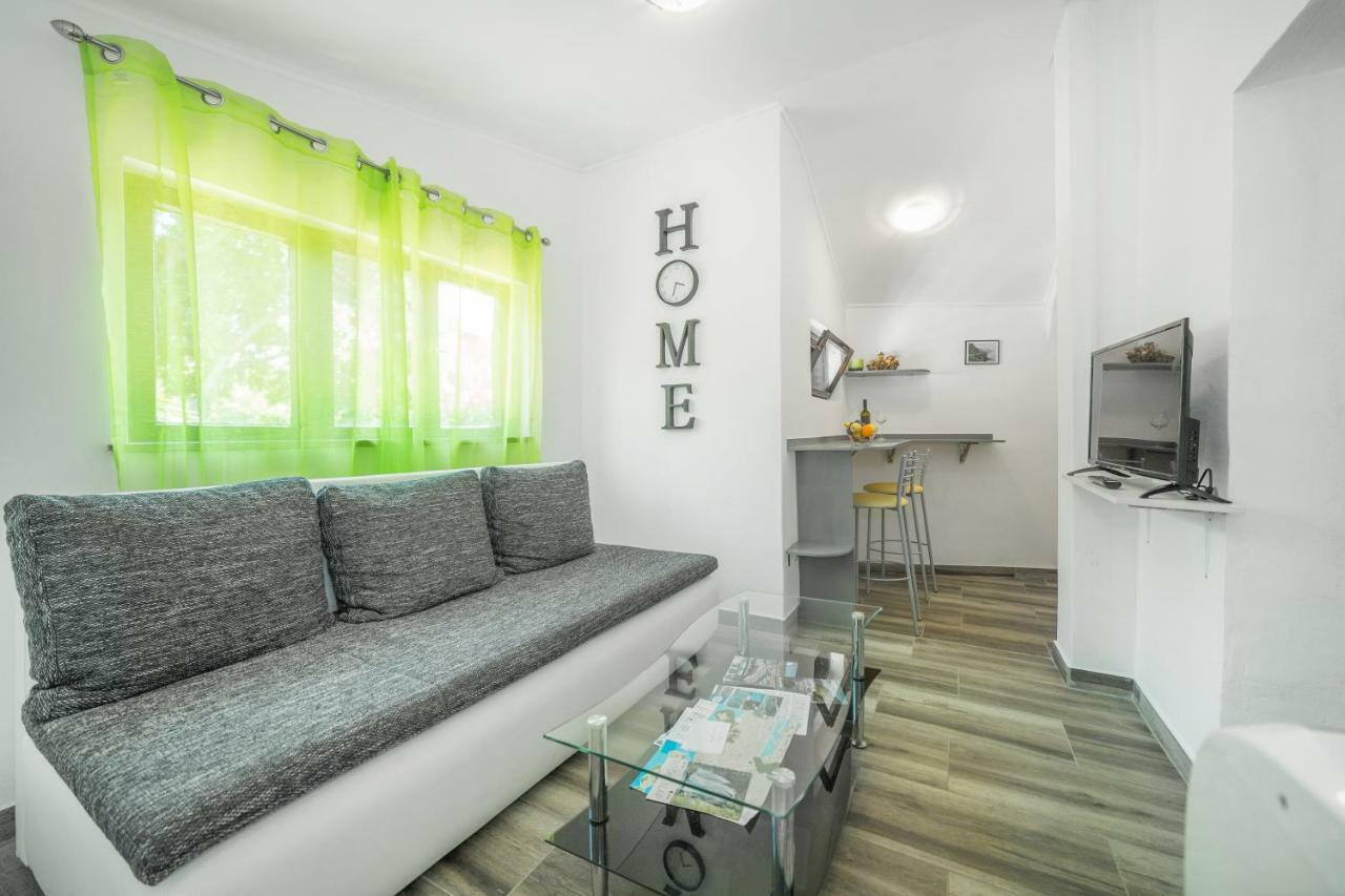 Ferienwohnung Jere Tribalj Exterior foto