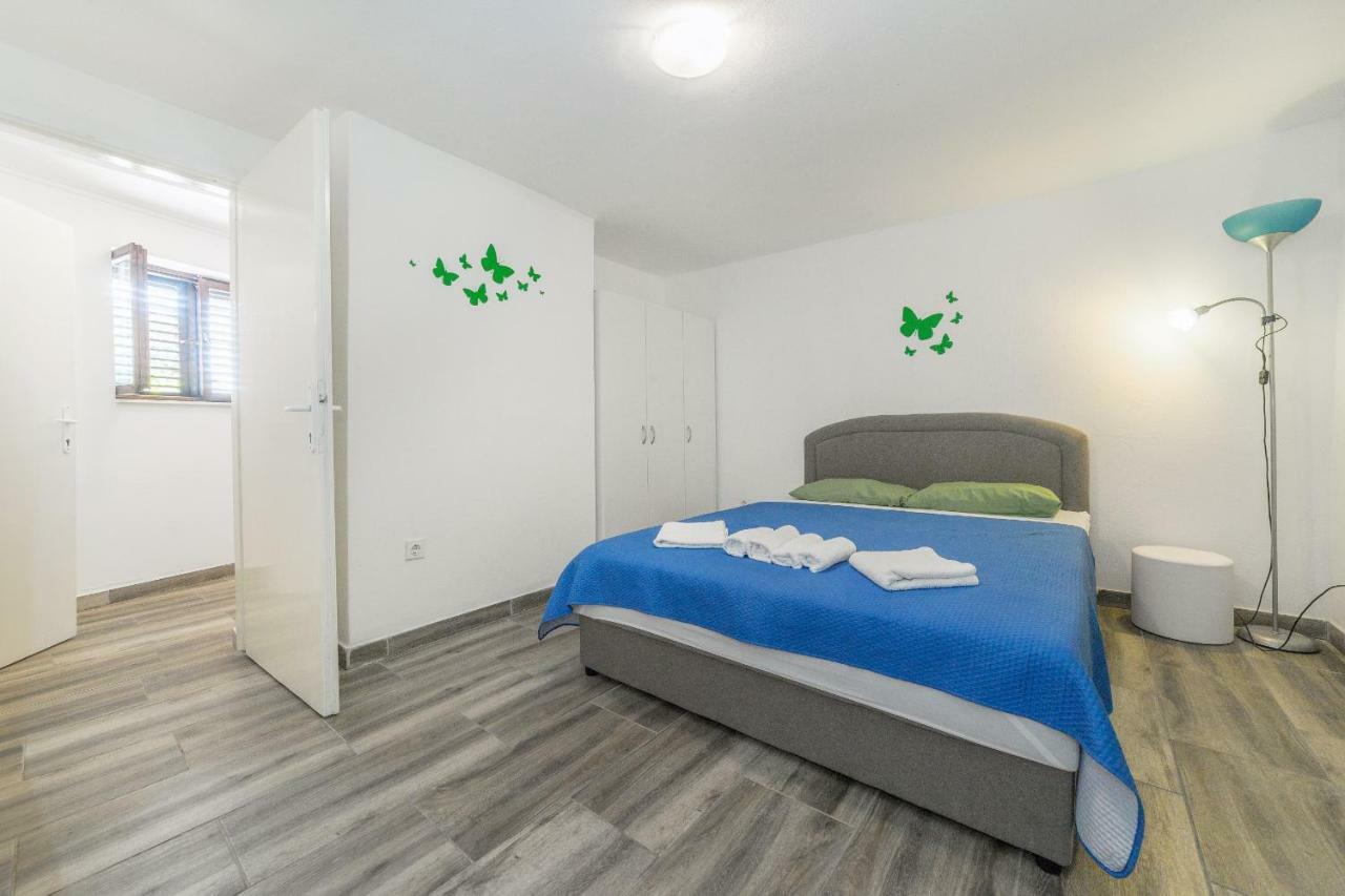 Ferienwohnung Jere Tribalj Exterior foto