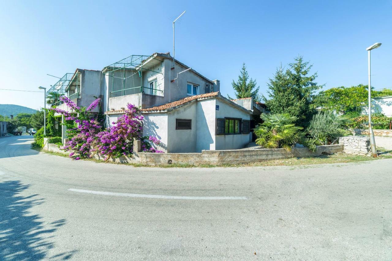 Ferienwohnung Jere Tribalj Exterior foto